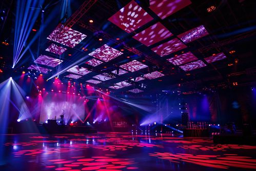 音樂會(huì)舞臺(tái)上的射燈攝影圖片 攝影圖 下載至來源處